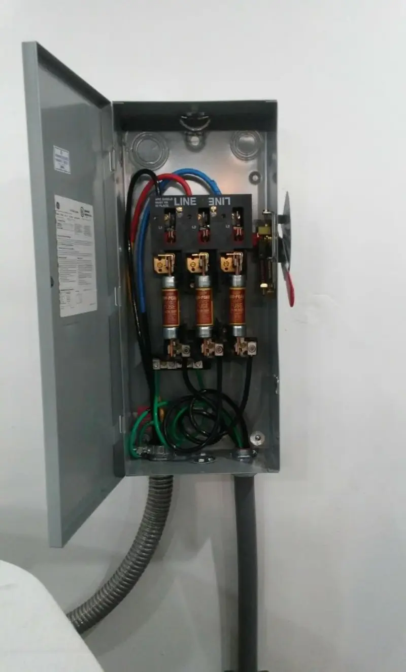 Three-phase disconnect switch installed for Smoke Detector Installation in Pascagoula